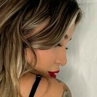 Kenzlie Meztelen