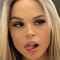 Larissa Sola Meztelen