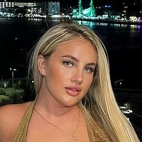 LAURA GOLD Meztelen
