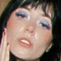 Lauren Van Lom Meztelen