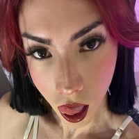 Leonie Saanvi Meztelen