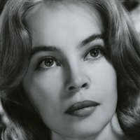 Leslie Caron Meztelen