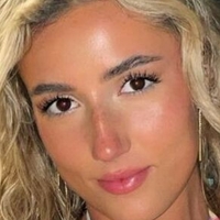 Lilia Schneider Meztelen