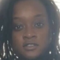 Loyal Trini Meztelen