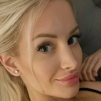 Lucia Klein Meztelen
