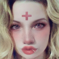 Lucy Barnes Meztelen