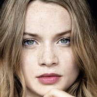 Luna Wedler Meztelen