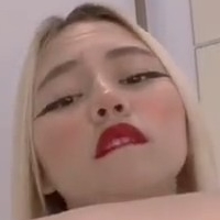 _manug1 Meztelen