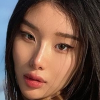 Mari Bambei Meztelen