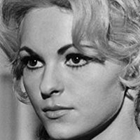 Maria Rohm Meztelen