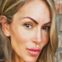 Melanie McCloy Meztelen