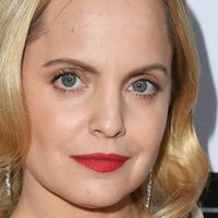 Mena Suvari Meztelen