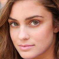 Mia Hulen Meztelen