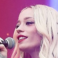 Michelle Joy Meztelen