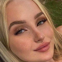 Mikayla Hamilton Meztelen