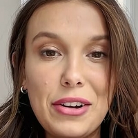Millie Bobby Meztelen
