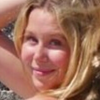 Miranda McKeon Meztelen