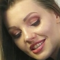 Miss Honey Meztelen