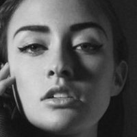 Miss Illya Meztelen