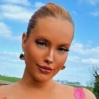 mollybrealof Meztelen