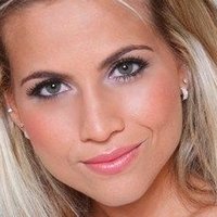 Monica Apor Meztelen