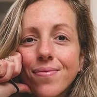 Monique van de Velde Meztelen