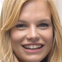 Nadine Leopold Meztelen