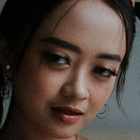 Niana Virgis Meztelen