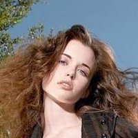 Nicole Linkletter Meztelen
