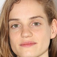 Noémie Schmidt Meztelen