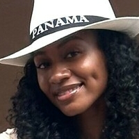 ohmalika Meztelen