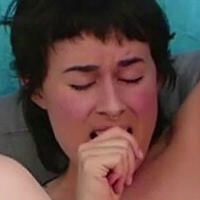 Olive Glass Meztelen