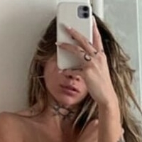 Renata Schmorantz Meztelen