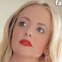 Sara Michelle Meztelen