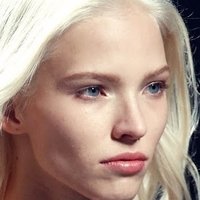 Sasha Luss Meztelen