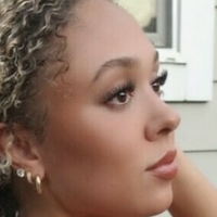 Selah Molden Meztelen