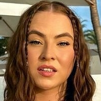 Stellita Meztelen