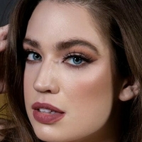 Stephanie Oustalet Meztelen