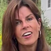 The Mary Burk Meztelen