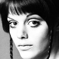 Tina Aumont Meztelen