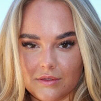 Vivian Bron Meztelen