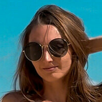 Yoive Polish Meztelen